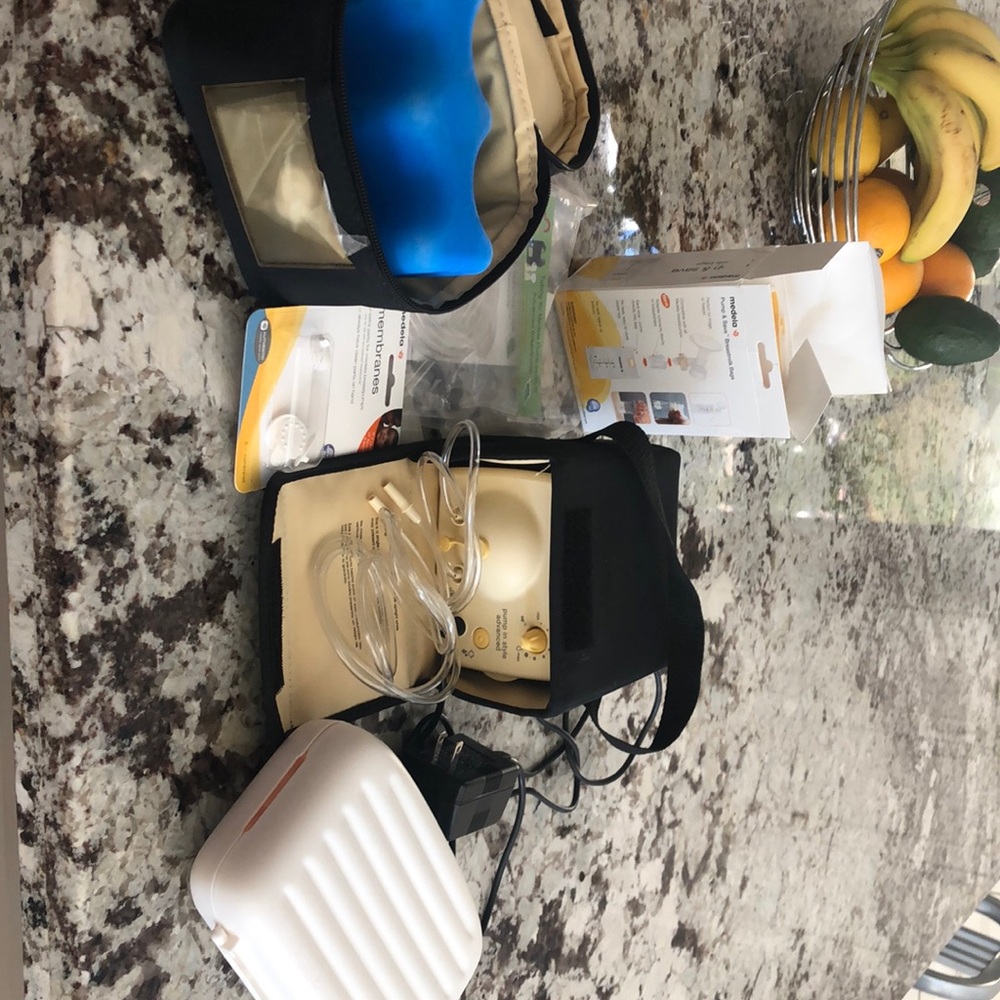 Madela pump and accessories